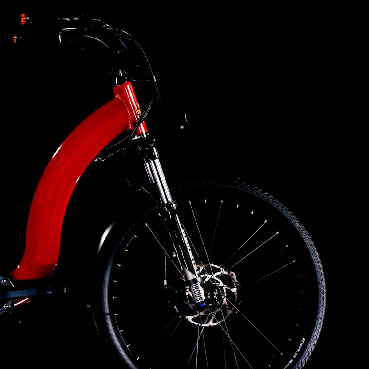 A side view of the glossy red frame.